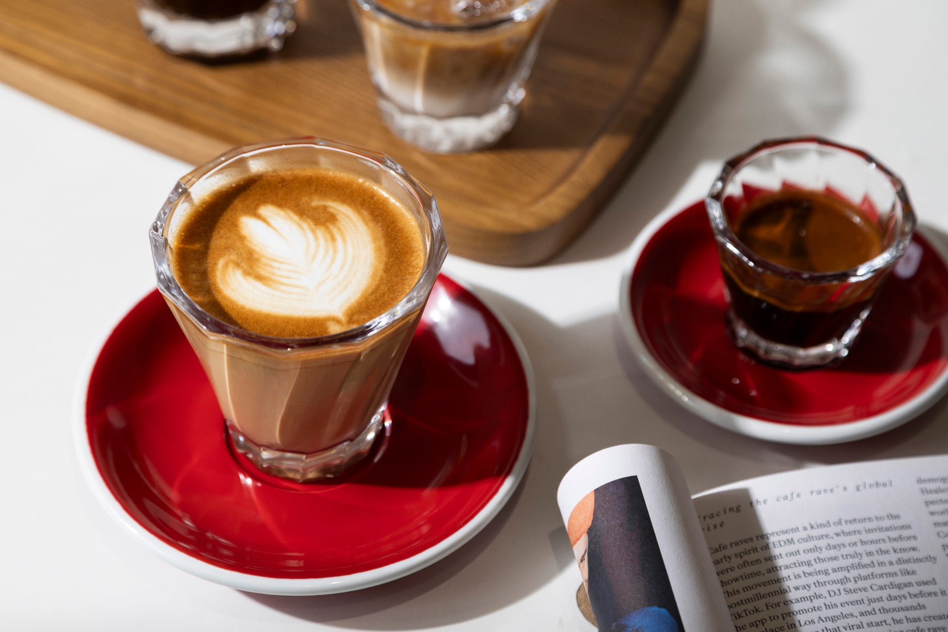Cortado und Espresso im Urban Twisted Glas